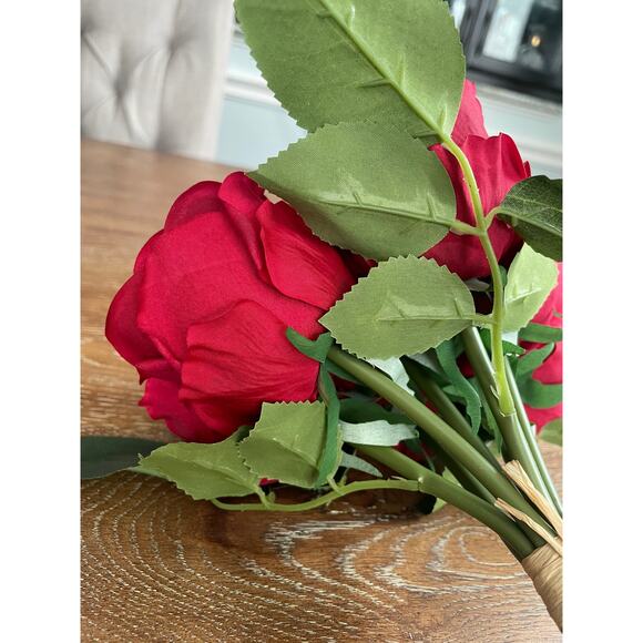 Red-colored Artificial 7 Rose Bouquet 11.5" - Picture 5 of 7